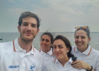 La flota viguesa busca los títulos júnior, absoluto y femenino en el Mundial de Vaurien