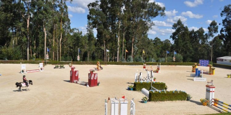 Más de cien jinetes, en el Concurso Eje Atlántico de Saltos