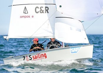 España domina el Mundial de Vaurien y tres tripulaciones viguesas pelean por el podio