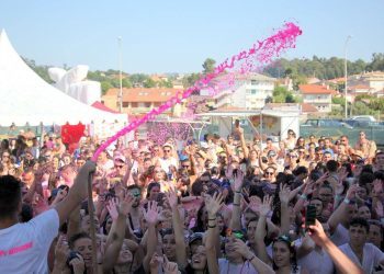 Praia América prepárase para recibir 3.000 persoas coa ‘Midnight Paint Party’