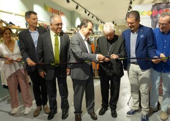 Cáritas inaugura Koopera Store Vigo, una nueva tienda de ropa de segunda mano