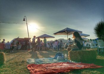 Los ‘food trucks’ del “Rilla na rúa” aparcan en el Paseo da Ramallosa durante cinco días