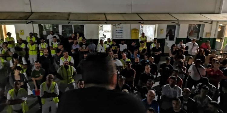 Desconvocada a folga na recollida de lixo en Vigo