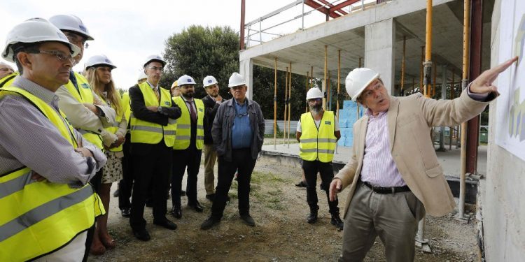 A Xunta comprométese a rematar o novo centro de saúde de Gondomar en abril