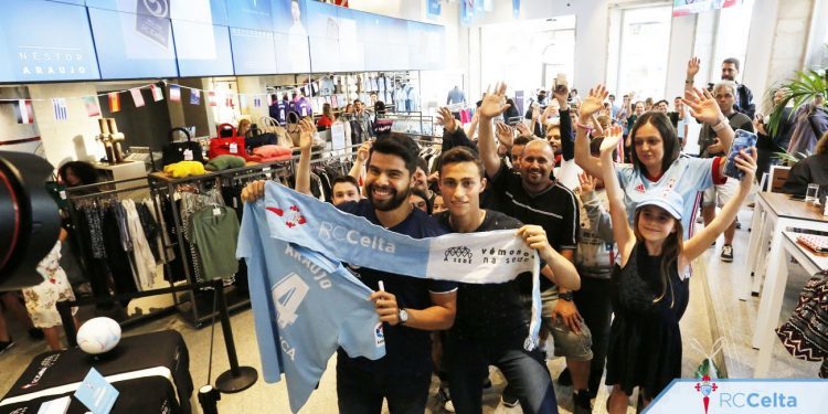 «Agradezco a Mouriño que haya traído a un mexicano a su Celta»