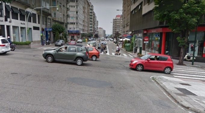 Dos mujeres, una de ellas menor, heridas tras ser atropelladas en el centro de Vigo