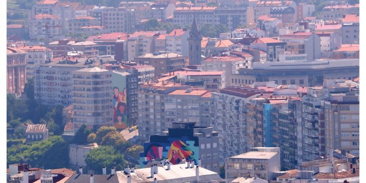 Grafitis de Vigo en la distancia