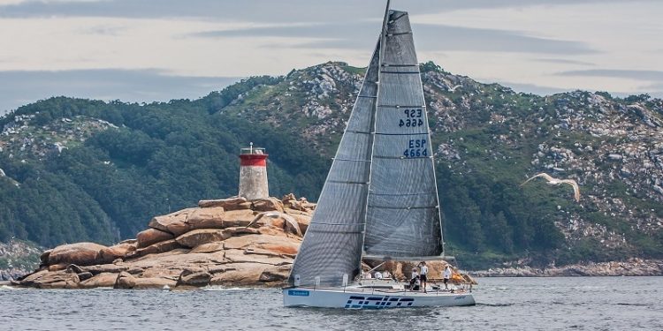 «Fend la Bise», «Okofen» y «Erizana» enfilan rumbo al podio del Conde de Gondomar