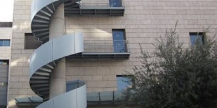 Dos heridos en la A-52 tras un accidente entre dos coches y dos motos