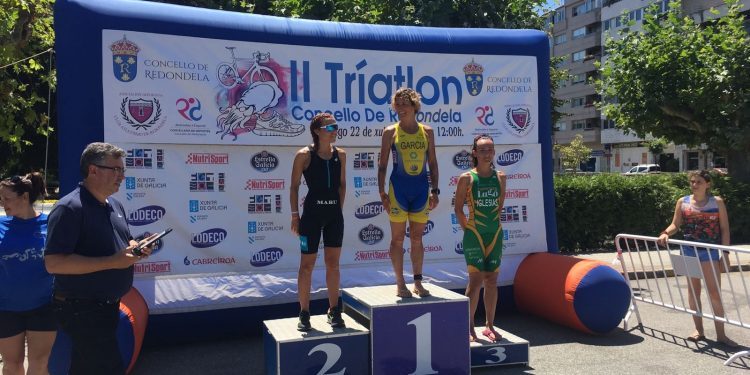 Aída García e Ryan Wayne Waddington, gañadores do Tríatlon de Redondela