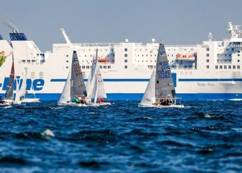 La flota viguesa mantiene intactas sus opciones a ganar todo en el Mundial de Vaurien