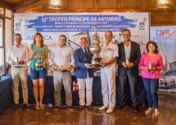 El Trofeo Príncipe de Asturias suelta amarras en Baiona