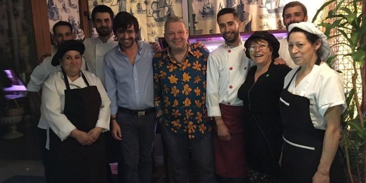 Chicote se deleita en Oia con la cocina gallega