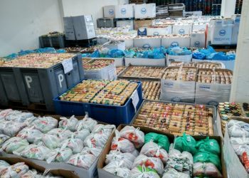 O Concello de Vigo acorda con cinco colectivos o reparto de alimentos