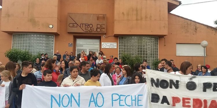 Os nenos do centro de saúde de Coruxo volven a Navia