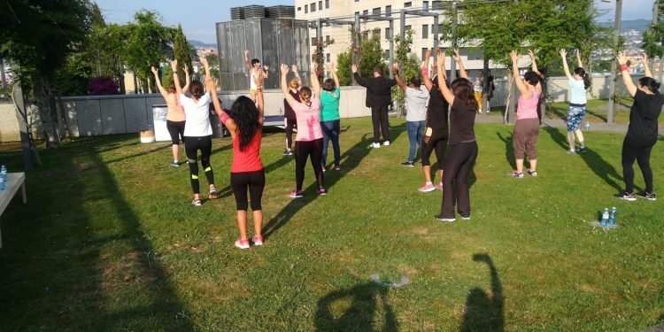 Naza Tilve ofrece una clase magistral al aire libre con gap, hiit e hipopresivos