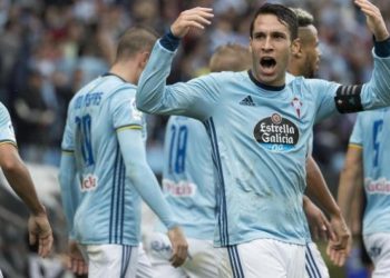 Hugo Mallo da un paso más para retirarse vistiendo la camiseta del Celta