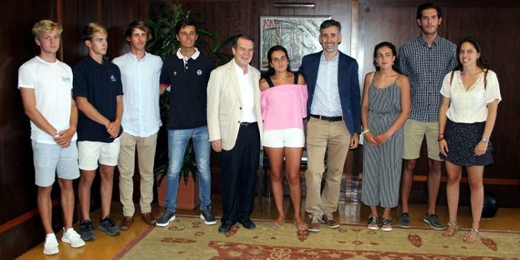 Recepción a los medallistas de Vaurien y 420 de Náutico de Vigo y Marítimo de Canido