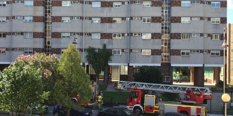 Los bomberos acuden a Coia por un incendio en una vivienda