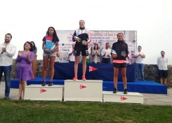 María Lois e Denis Incutti, vencedores do IV Vertitriatlón Solidario de Baiona