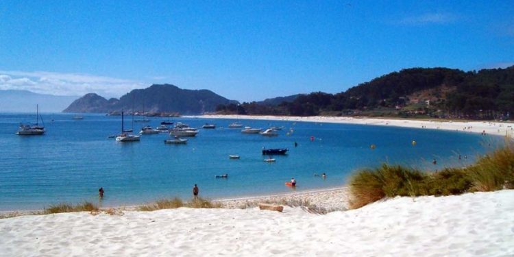 Los viajes a las Cíes se extienden a octubre gracias al buen tiempo