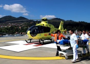 Un herido grave en Baiona tras sufrir un corte con una motosierra