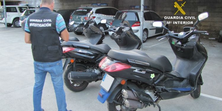 Detienen a los presuntos autores de una veintena de robos en Ponteareas