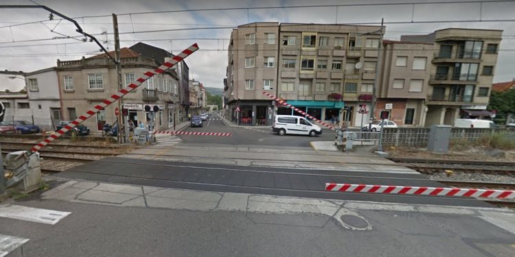 Una mujer, herida de consideración al ser atropellada por un tren en O Porriño