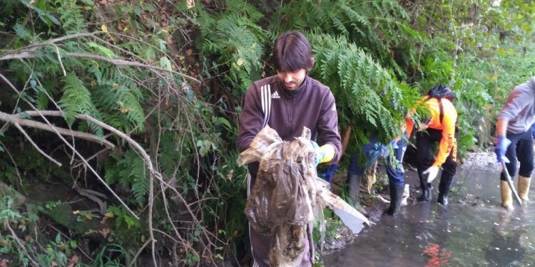 Búscanse voluntarios para limpar este domingo os ríos Tea e Muíños
