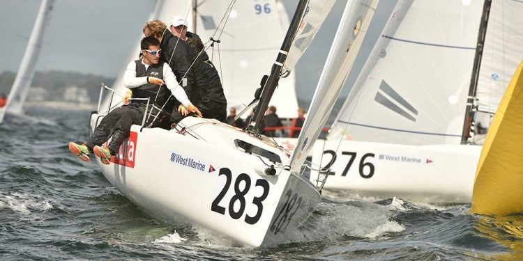 La flota viguesa «vuela» en el Mundial de J70