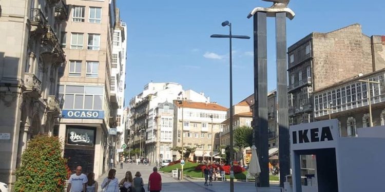 Ikea A Coruña ‘monta’ en el centro de Vigo la portada del catálogo 2019