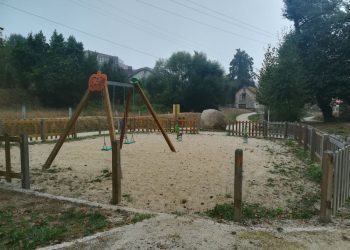 O parque infantil do regato da Venda de Ponteareas, vítima de actos vandálicos