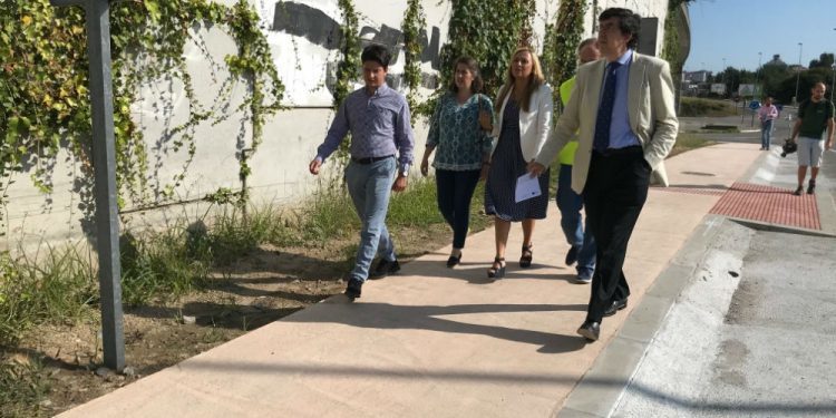 Xa está dispoñible a senda peonil e ciclista que une Navia coa Ramallosa