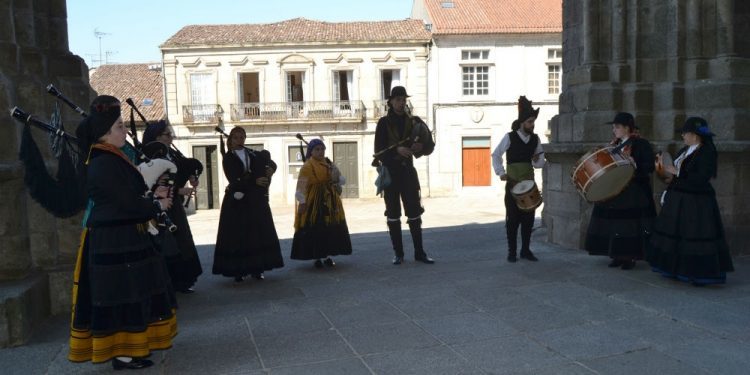 Tui acolleu a presentación das San Lucas, a festa máis antiga de Galicia