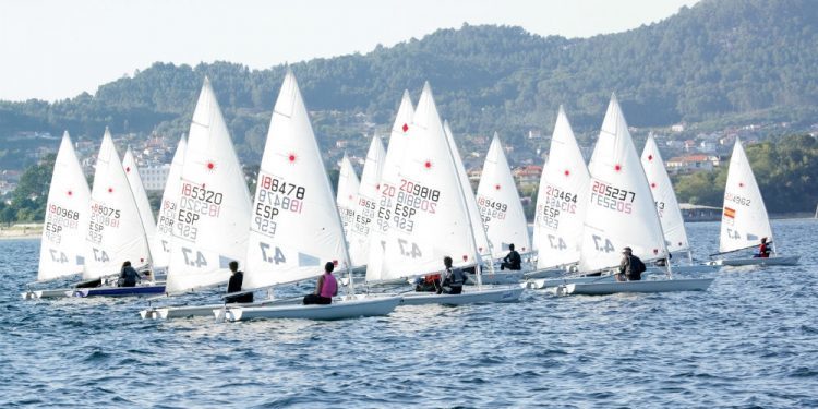 El Náutico de Vigo manda en el Ibérico de Vaurien y en la Semana del Atlántico de 420