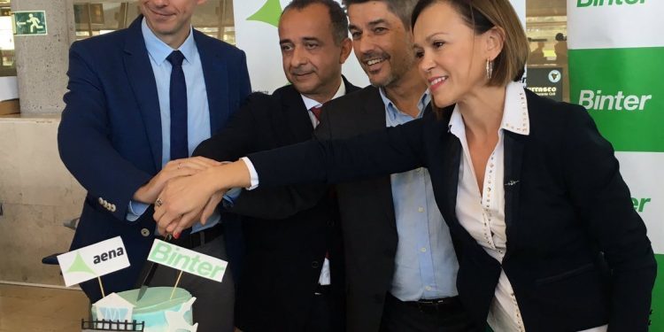 Binter duplica las conexiones con Canarias con el estreno de su ruta a Tenerife