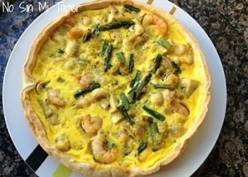 Quiche de espárragos trigueros, champiñones y gambas
