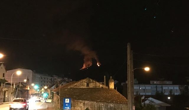 Declarado un incendio forestal en Redondela