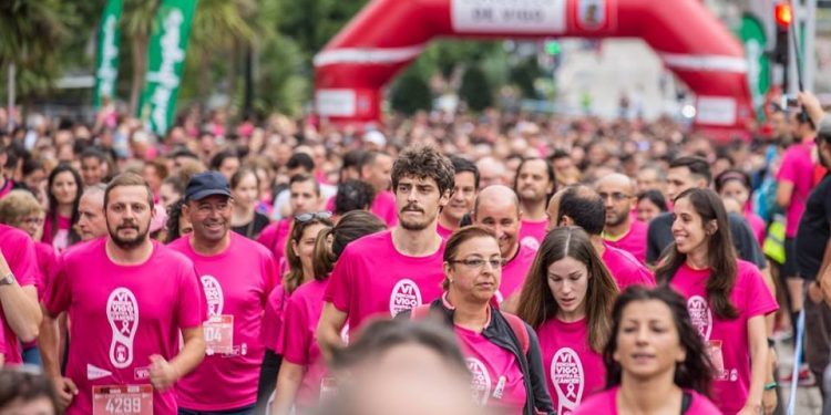 Una marea de solidaridad tiñó de rosa Coia este domingo