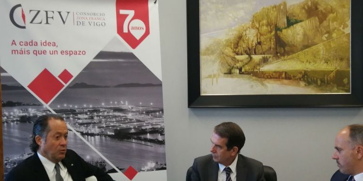 Zona Franca y Abanca se reúnen para estudiar vías de cooperación