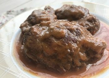 Carrilleras al vino tinto