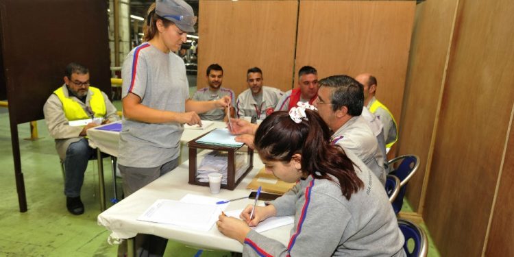 Los 6.000 trabajadores de la planta de PSA eligen a su Comité de Empresa