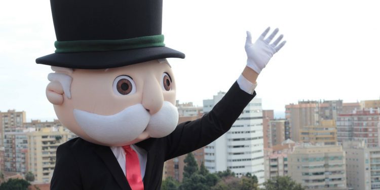 Mr. Monopoly se viene de puente a Vigo