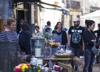 Ronda Don Bosco se llena de música en directo, arte y mercadillo