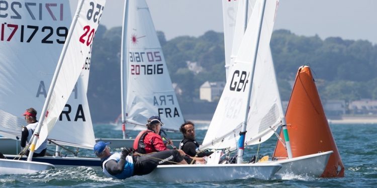 Los veteranos de la clase Láser se juegan el título continental en Vigo