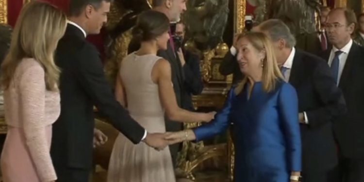 Efectivamente. Sánchez sí siguió instrucciones de Zarzuela