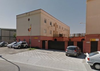 Una niña de 14 años acaba en el Álvaro Cunqueiro tras beber alcohol con su madre durante una fiesta en Cangas