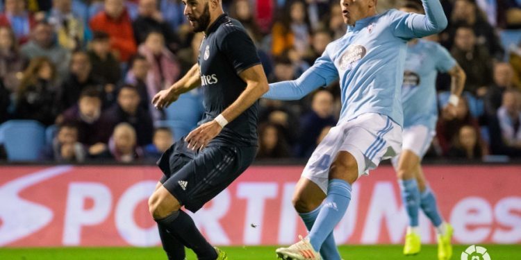 El Celta cae víctima de sus errores defensivos en un partido extraño