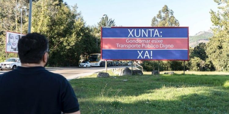 La Xunta denuncia al alcalde de Gondomar por una valla sobre el transporte