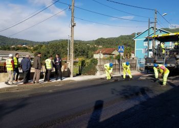 A rehabilitación da estrada provincial Meira-Fraga encara a súa recta final